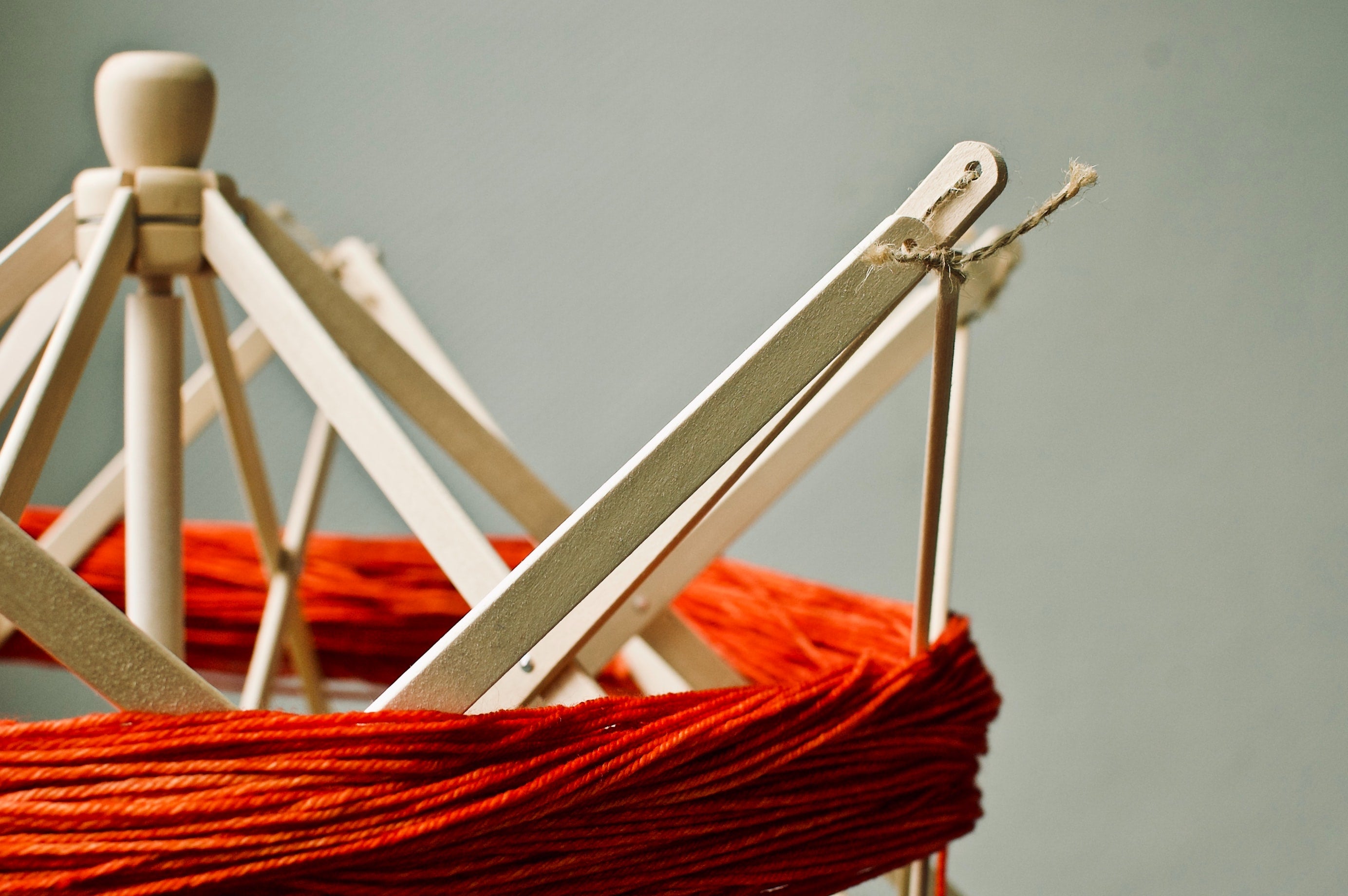 Birch Yarn Roller - Wool Winder