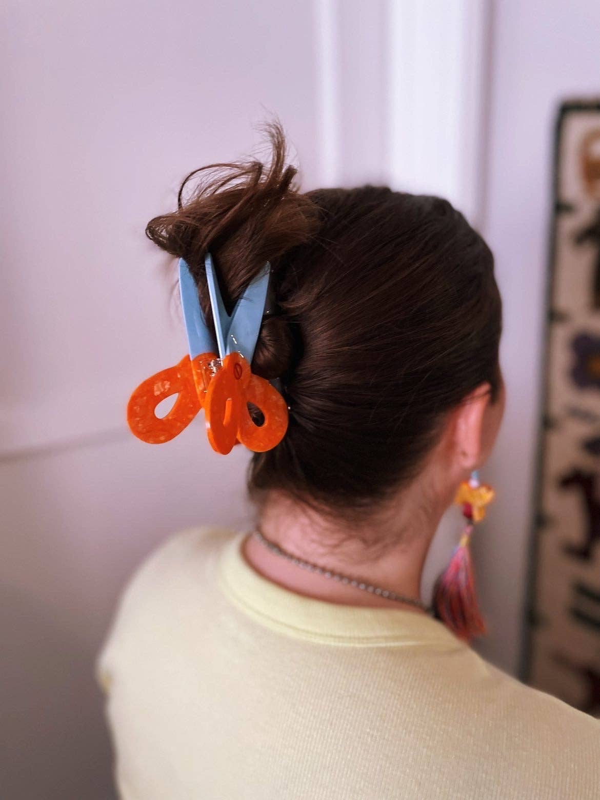 The Peach Fuzz Scissors Hair Claw