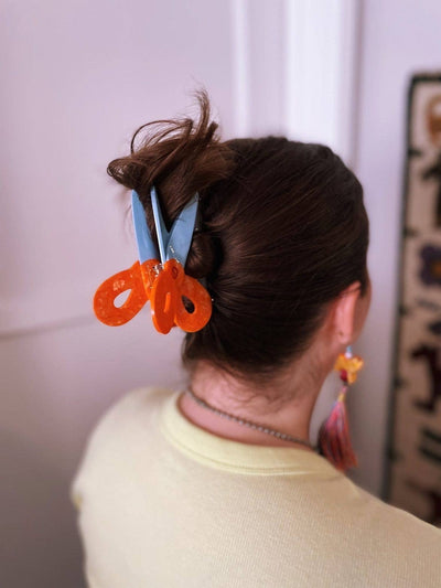 The Peach Fuzz Scissors Hair Claw